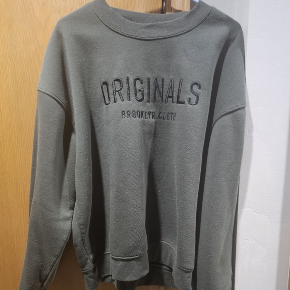 Men's size M Originals Sweater. Does have piling. Still lots of life left! - Picture 1 of 1